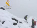 Imagen facilitada por la Guardia Civil de las labores de rescate a los tres monta&ntilde;eros fallecidos en Picos de Europa.