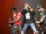 El grupo Guns N' Roses, durante un concierto en Nottingham, Reino Unido, en mayo de 2012.