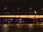 Autobuses parados en el London Bridge tras los ataques de este s&aacute;bado por la noche.