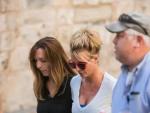 La cantante Britney Spears visita el Muro de las Lamentaciones en Israel.