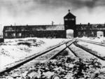 Entrada al campo de Auschwitz-Birkenau en 1941 (GTRES)
