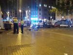 Retiran la furgoneta del atentado de Barcelona