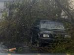 Un veh&iacute;culo afectado por el paso del hurac&aacute;n Mar&iacute;a, en San Juan (Puerto Rico).