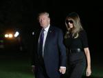 El presidente de los Estados Unidos, Donald J. Trump, y la primera dama, Melania Trump, regresan a la Casa Blanca tras visitar Las Vegas.
