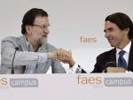 El presidente del Gobierno, Mariano Rajoy, clausur&oacute; el campus FAES junto al expresidente Jos&eacute; Mar&iacute;a Aznar.