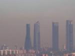 Imagen de la capa de contaminaci&oacute;n sobre el cielo de Madrid.