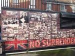 Fotograf&iacute;as a favor del unionismo y de Gran Breta&ntilde;a, con el famoso lema 'No surrender' ('sin rendici&oacute;n') en la calle Shankill Road, en Belfast (Irlanda del Norte).
