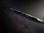 Una representaci&oacute;n del asteroide 'Oumuamua', descubierto el 19 de octubre de 2017 por el telescopio Pan-STARRS1 en Haw&aacute;i. Se trata de un cuerpo llegado fuera del Sistema Solar. A partir de su brillo cambiante, se dedujo que es muy alargado, con dimensiones aproximadas de 30m x 30 m x 180 m, unas dos veces la altura de la Estatua de la Libertad.