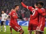 Coman, Lewandowski y M&uuml;ller celebran uno de los goles del Bayern al Besiktas.