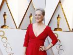 Meryl Streep destaca con un vestido rojo incre&iacute;ble en la alfombra roja de los &Oacute;scar 2018.