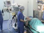Un equipo m&eacute;dico del Hospital Recoletas de Burgos, a punto realizar una ces&aacute;rea a una mujer de 64 a&ntilde;os embarazada de gemelos.