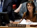 La representante permanente de EE UU ante las ONU, Nikki Haley, durante la reuni&oacute;n de emergencia del Consejo de Seguridad en respuesta a un presunto ataque con armas qu&iacute;micas en Siria.