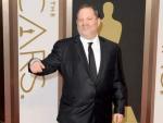 El productor estadounidense de cine Harvey Weinstein, llegando a la ceremonia de los &Oacute;scar de 2014.