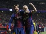 Iniesta y Messi celebran el 4-0 ante el Sevilla.