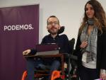 Los portavoces de la direcci&oacute;n de Podemos, Pablo Echenique y Noelia Vera, este lunes.