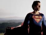 Henry Cavill con el traje de Superman de Christopher Reeve.
