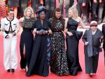 Cate Blanchett y Agn&egrave;s Varda dirigieron una marcha de 82 mujeres en Cannes, tantas como mujeres directoras han sido seleccionadas en Secci&oacute;n Oficial por el Festival en sus 71 a&ntilde;os.