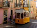 Un tranv&iacute;a, t&iacute;pico en Lisboa.
