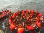 Rescate de un grupo de turistas chinos despu&eacute;s de que los barcos en los que se desplazaban se hundieran en el sur de Tailandia.