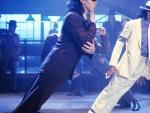 El Rey del Pop, Michael Jackson, haciendo gala de su destreza para bailar en el videoclip de 'Smooth Criminal'.