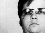 Fotograf&iacute;a de archivo tomada el 9 de diciembre de 1980 y facilitada el 23 de agosto de 2012 que muestra al asesino del Beatle John Lennon, Mark David Chapman.