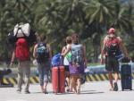 Turistas evacuados por el terremoto en la isla de Lombok.