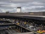 Un avi&oacute;n despega del Aeropuerto internacional de Seattle-Tacoma.