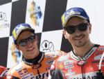 Lorenzo y M&aacute;rquez en el podium de Austria