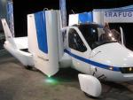 Un prototipo del modelo de coche volador 'Transition', de la empresa Terrafugia, en la Feria Internacional del Autom&oacute;vil de Nueva York de 2012.