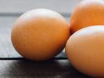Alimentaci&oacute;n: cocinar huevos hervidos y limitar los fritos.