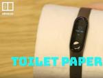 En China se ha puesto de moda colocar las pulseras inteligentes en rollos de papel higi&eacute;nico.