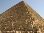 La pirámide de Keops, o Gran Pirámide, en Guiza, Egipto.