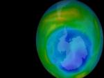 Gr&aacute;fico de la NASA que muestra el tama&ntilde;o del agujero de ozono de la atm&oacute;sfera terrestre sobre la Ant&aacute;rtida.