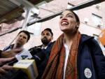 La candidata dem&oacute;crata a la C&aacute;mara de Representantes de EE UU por Nueva York, Alexandria Ocasio-Cortez, tras votar en el Bronx, Nueva York.