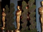 Vista de las estatuas del premio Oscar.