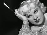 Mae West, la diva que perdi&oacute; su reputaci&oacute;n y nunca la ech&oacute; de menos