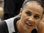 La exjugadora Becky Hammon, entrenadora asistente de los San Antonio Spurs.