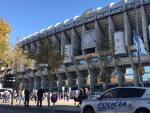 Estadio Santiago Bernabeu con Polic&iacute;a