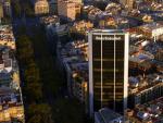 Imagen a&eacute;rea de la Torre Banc Sabadell, situada en la confluencia de la calle Balmes y la avenida Diagonal de Barcelona.