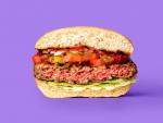 Aspecto de una de las hamburguesas de Impossible Foods, fabricada a base de prote&iacute;na vegetal y leghemoglobina.