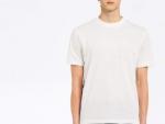 Camiseta b&aacute;sica blanca de Prada que cuesta 310 euros.