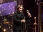 Isaki Lacuesta recibe el Premio Gaud&iacute; de la Academia del Cine Catal&aacute;n a la Mejor Direcci&oacute;n por 'Entre dos aguas'.