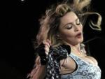 Madonna interpretando su cl&aacute;sico 'Like A Virgin' en 2015