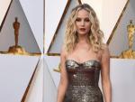 La actriz Jennifer Lawrence acudi&oacute; a los &Oacute;scar 2018 con un vestido de Dior de lentejuelas.