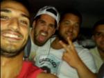 Los cinco miembros de La Manada sonr&iacute;en en un selfie realizado en el interior de un coche.