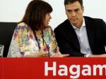Pedro S&aacute;nchez, presidente del Gobierno, con Cristina Narbona, presidenta del PSOE.