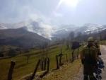 Permanece activo un incendio forestal de los 10 provocados hoy en Cantabria