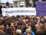 Concentraci&oacute;n de cientos de mujeres periodistas en la Plaza de Callao de Madrid, en apoyo de la huelga feminista del 8 de marzo.