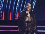 La cantante Rosal&iacute;a luce un dise&ntilde;o de Balmain en la gala de los Latin Grammy 2018.