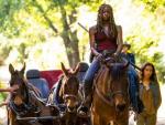 Michonne a caballo en una de las primeras im&aacute;genes de las novena temporada de 'The Walking Dead'.